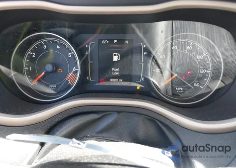 2015 Jeep Cherokee Sport z USA, uszkodzony, nr VIN 1C4PJLAB4FW596815